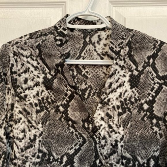 Mock Neck Leopard Print Blouse - Picture 2 of 5